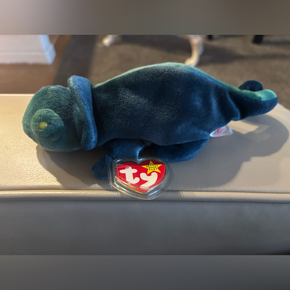 Extra Rare - Beanie babies - retired - never used! Rainbow the chameleon